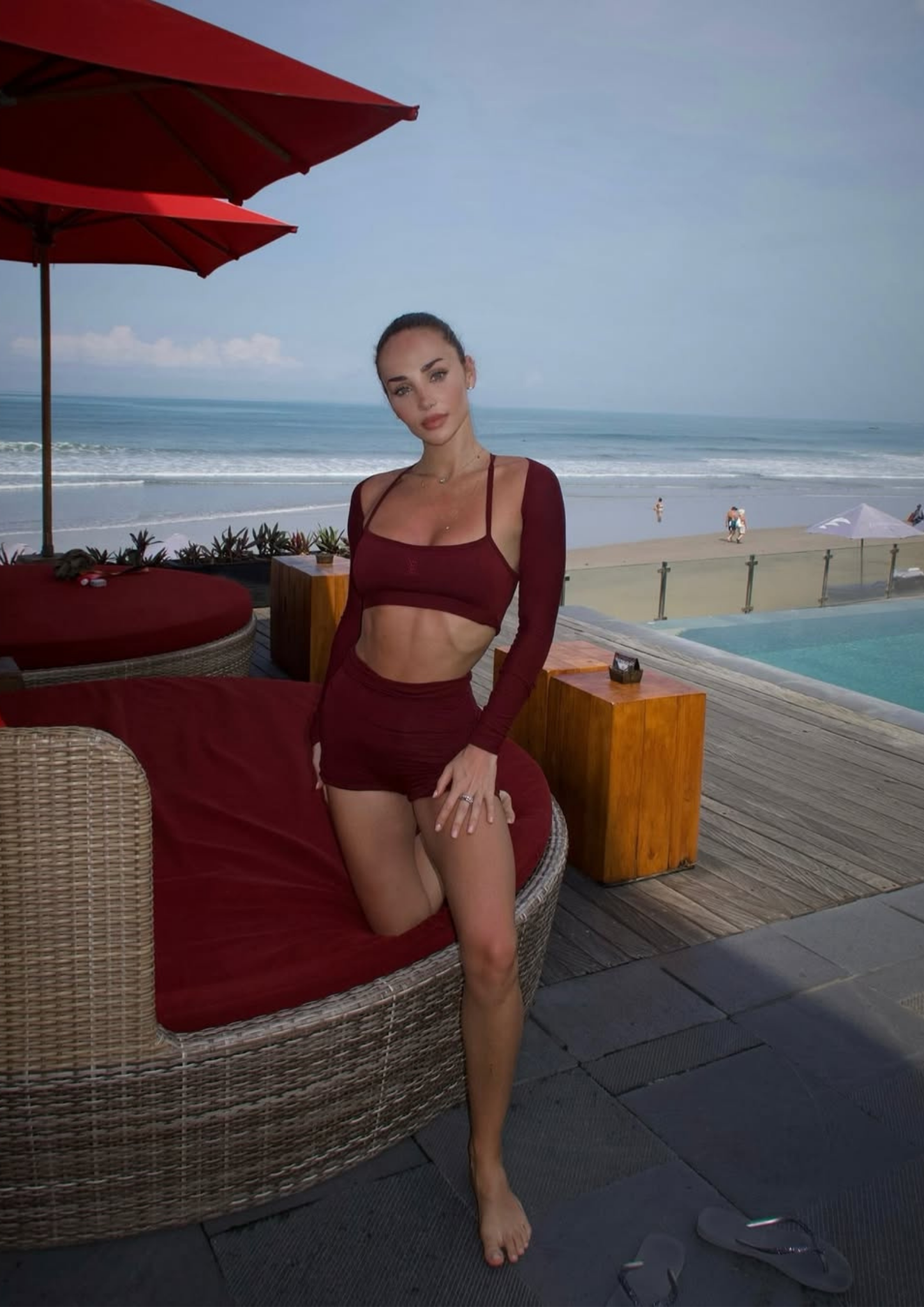 Basic Nyx Bolero in Burgundy